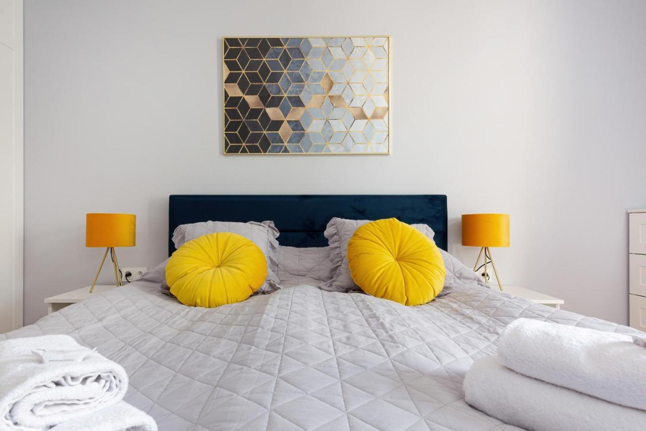 Apartament Dom Przy Okrzei By Renters Prestige Warszawa Eksteriør billede